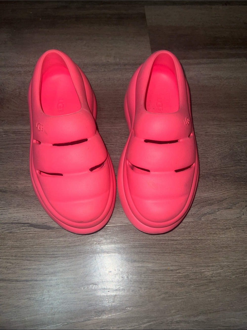 UGG Sport Yeah Clogs sz 6